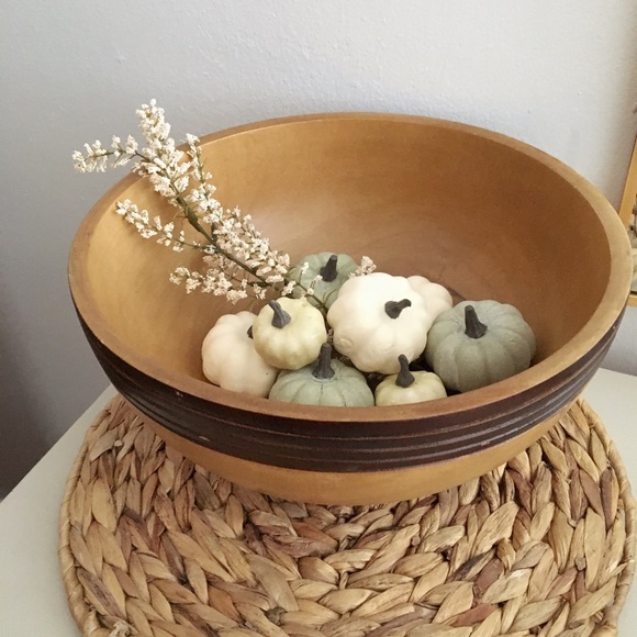 Mango Wood Bowl - Picture 2 of 4